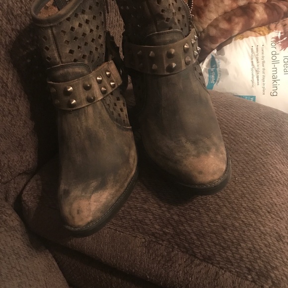 Coolest boots from Zulily - Picture 2 of 5